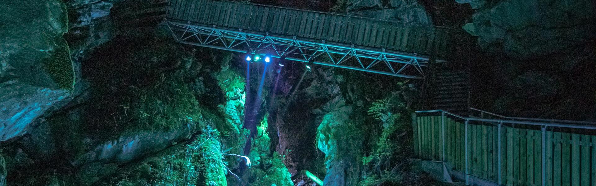 01-gilfenklamm-magic-light-guus-reinartz